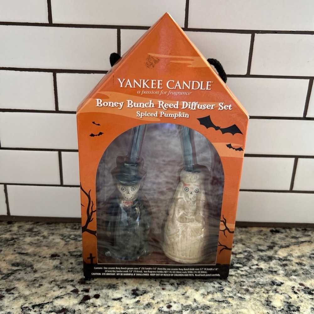 Yankee Candle Boney Bunch Skeleton Bride & Groom Mini Diffuser Set 2010-RARE!